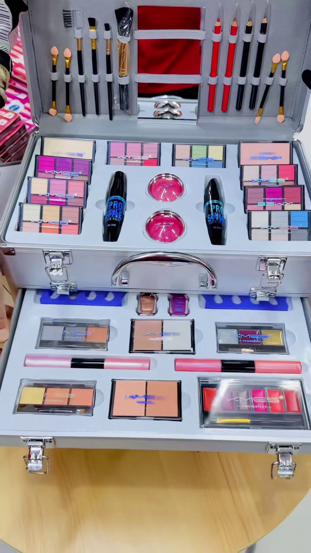 Trendy Moving Makeup Kit with Mirror and Beauty Portable Set Online (13OCT1) 39