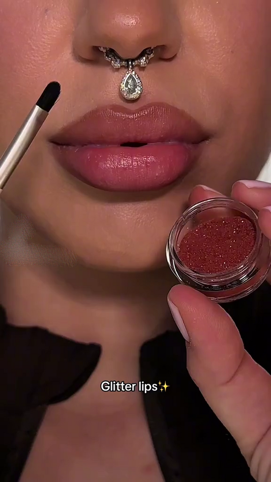 Ruby Spark Glitter Lip Topper SNK SL1 17JAN4