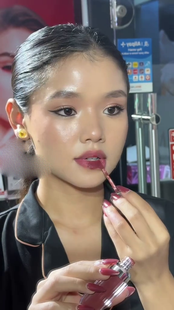 Wine Muse Liquid Lipstick SNK SL8 17JAN9
