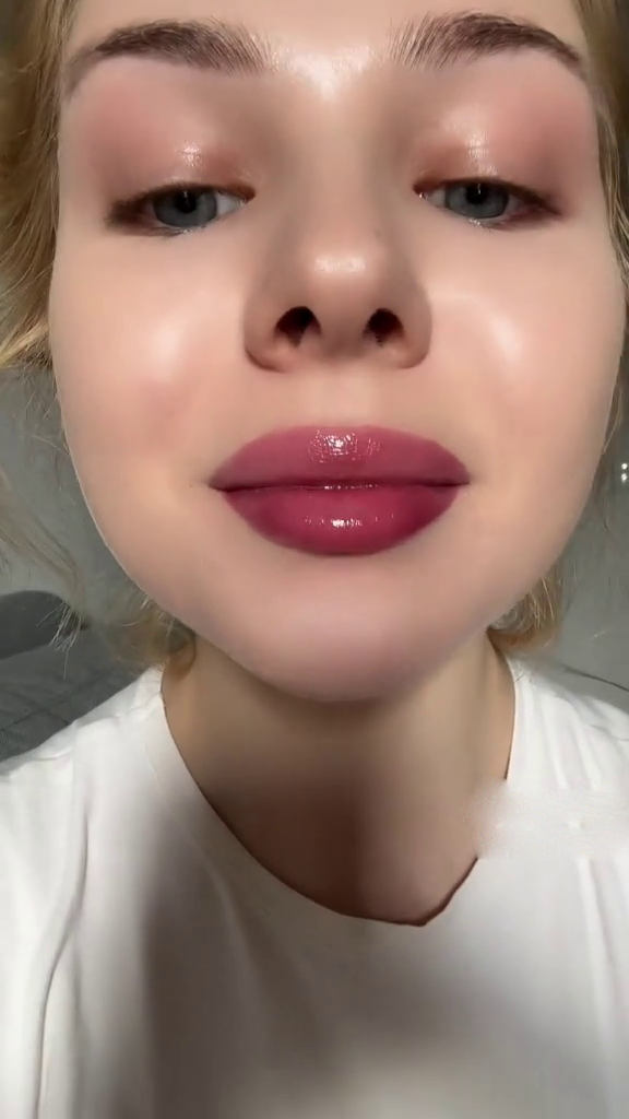 Berry Glow Liquid Lip Tint SNK SL1 17JAN3
