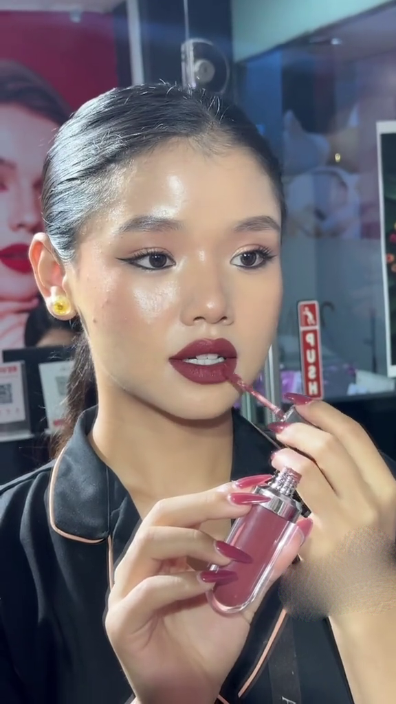 Wine Muse Liquid Lipstick SNK SL8 17JAN9