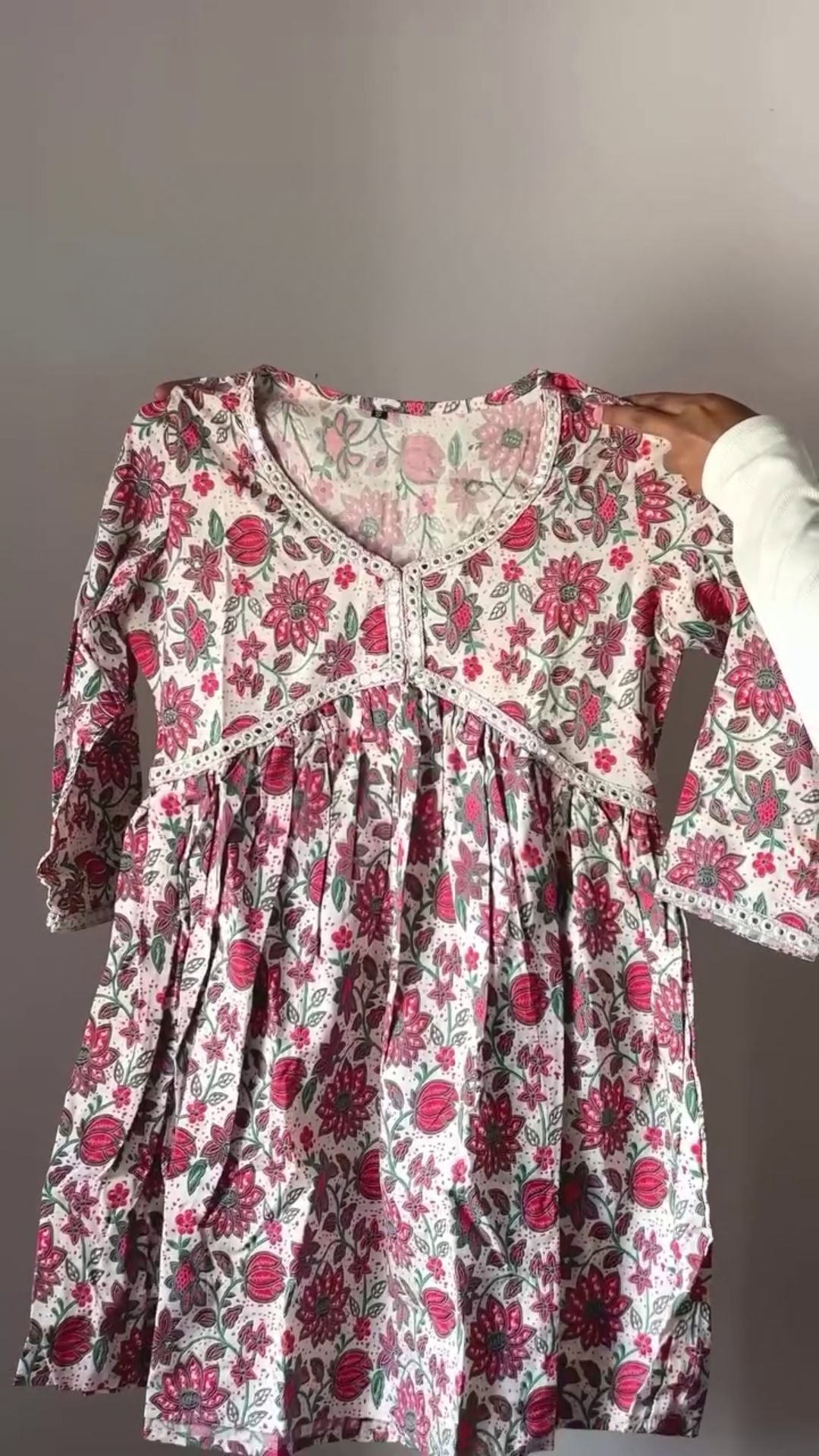Loose Short Top Designers for Summers
