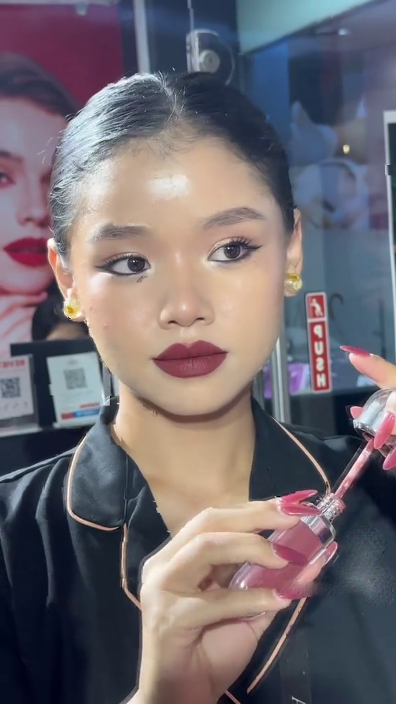 Wine Muse Liquid Lipstick SNK SL8 17JAN9