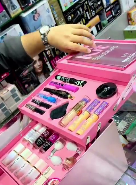 MD Pro Fantasy All-in-One Makeup Kit SNK SL9 13JAN9