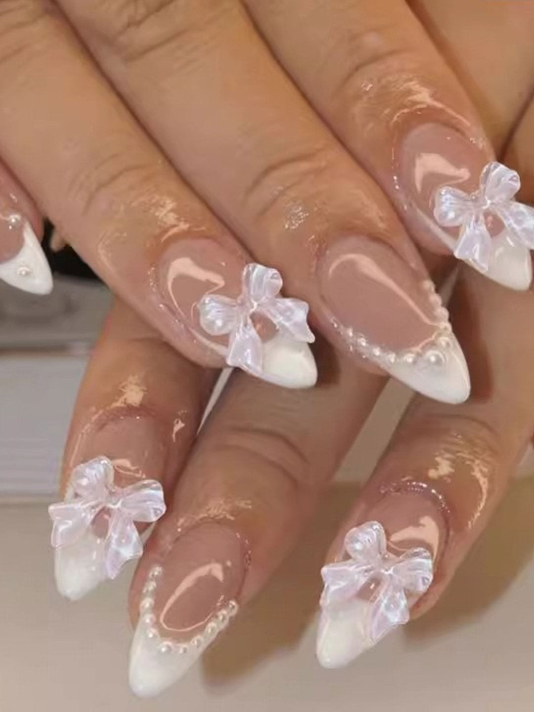 The Pink Truck Set of 24 Almond Tip Reusable Artificial Nails & Glue - Bowknot & Pearls PA6