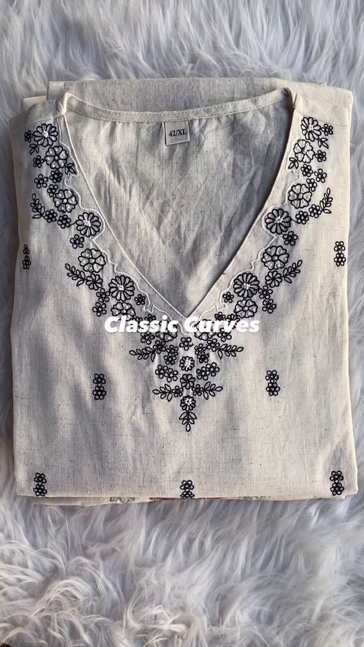 White Ethnic Motifs Embroidered Round Neck Thread Work Straight Kurta A3