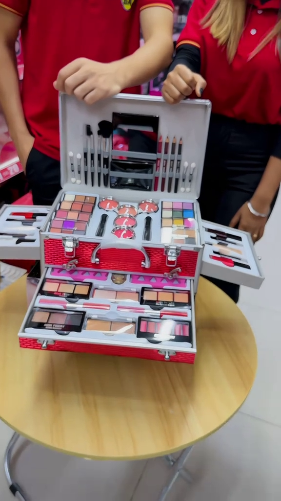 👜 Winter Glow Mobile Makeup Box with Mirror