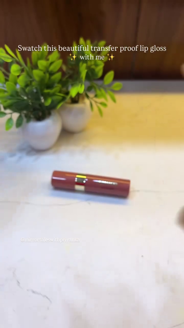 UltraStay Party Wear Lipstick 3JAN7