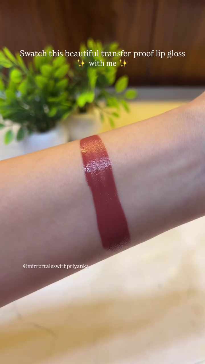 UltraStay Party Wear Lipstick 3JAN7