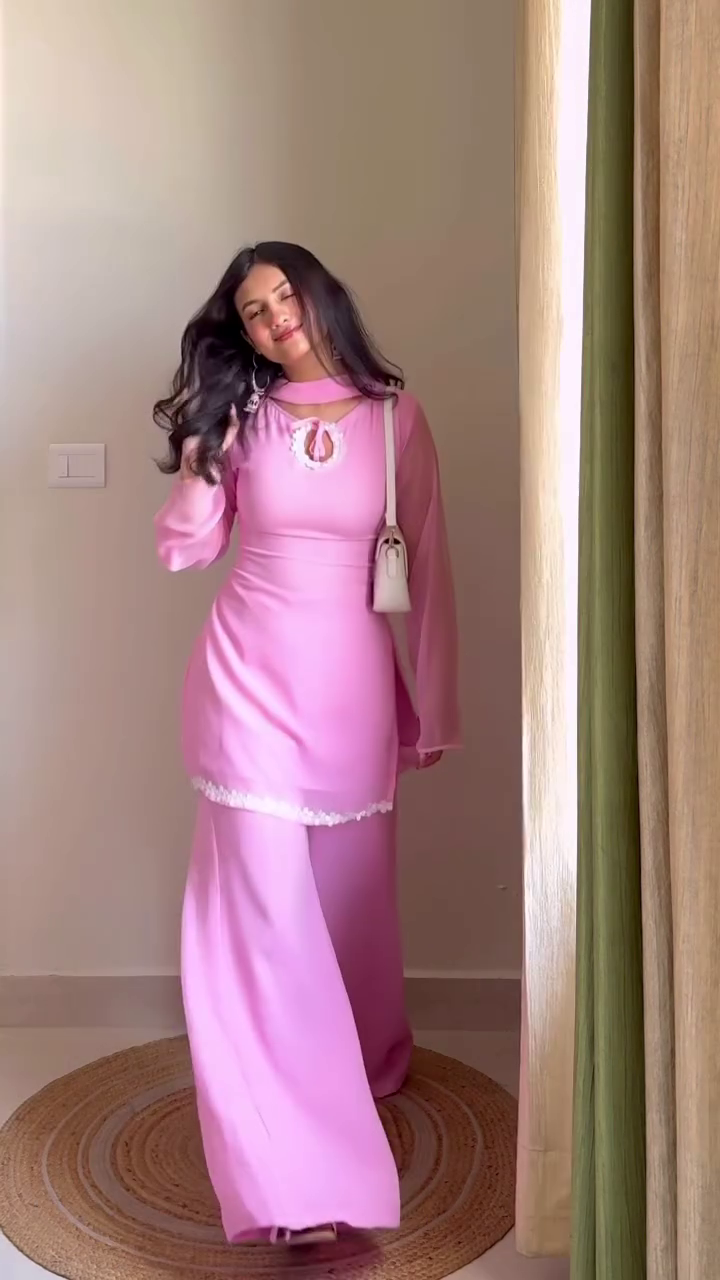 Dating Time with him Baby pink Top & Pent