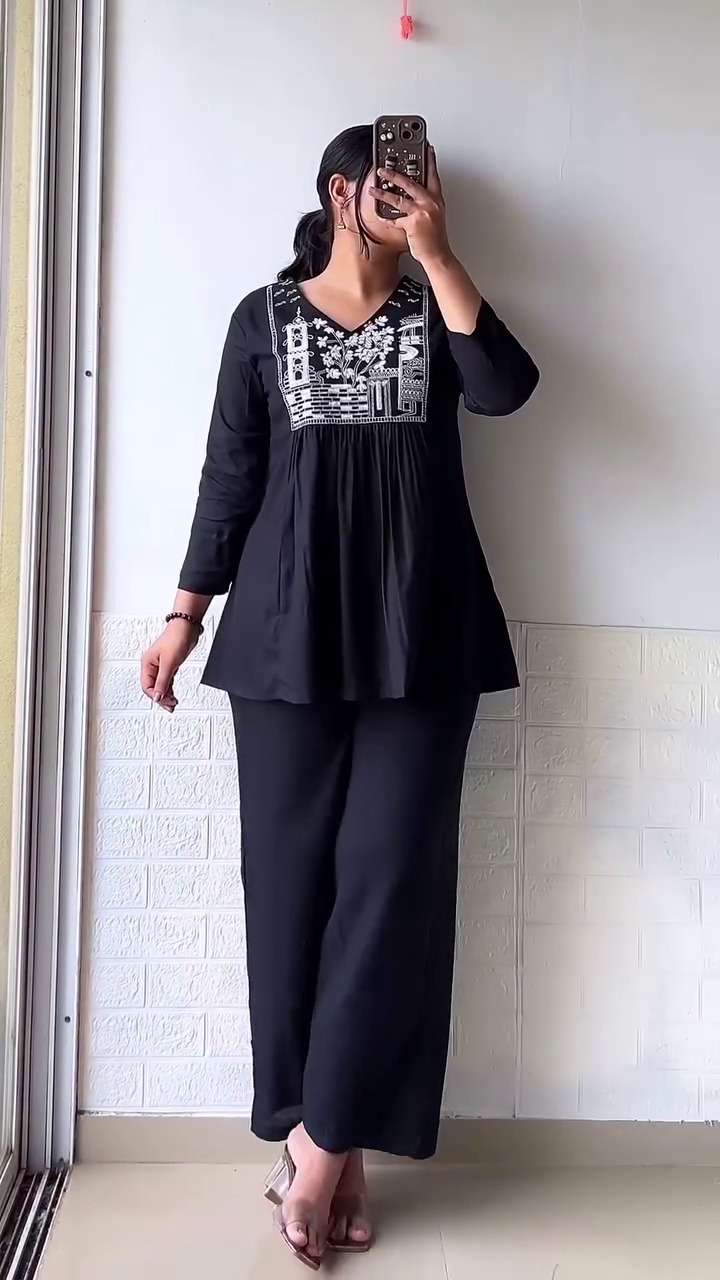 Daily Wear Kurti Printed with Simple office work